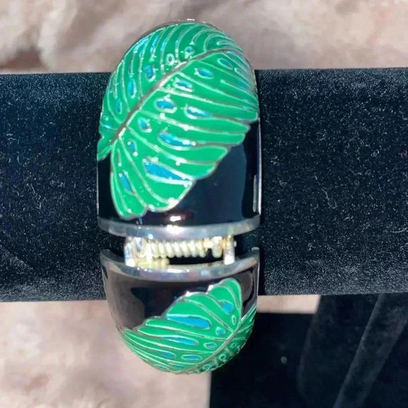 SEQUIN by Nordstrom, green and black hinged bracelet - Picture 1 of 9